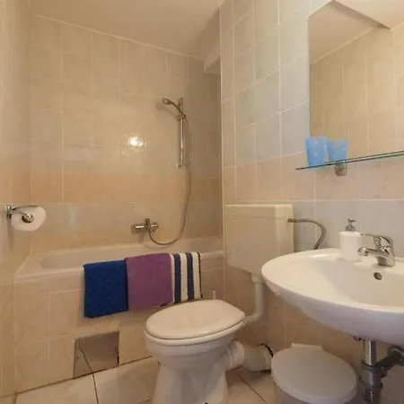 & Eva - Two Bedroom With Terrace And Sea View Veliki Apartman Slano