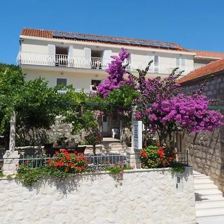 Apartment & Eva - Two Bedroom With Terrace And Sea View Veliki